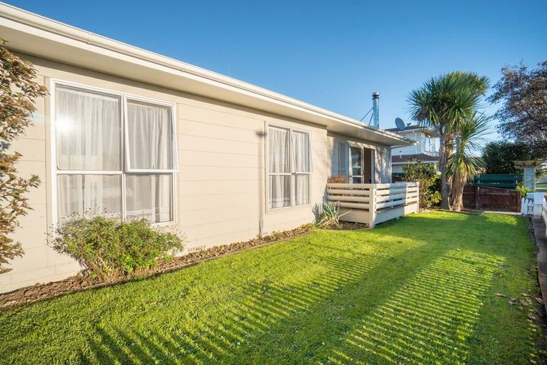 Photo of property in 6 Meadowbrook Drive, Cloverlea, Palmerston North, 4412