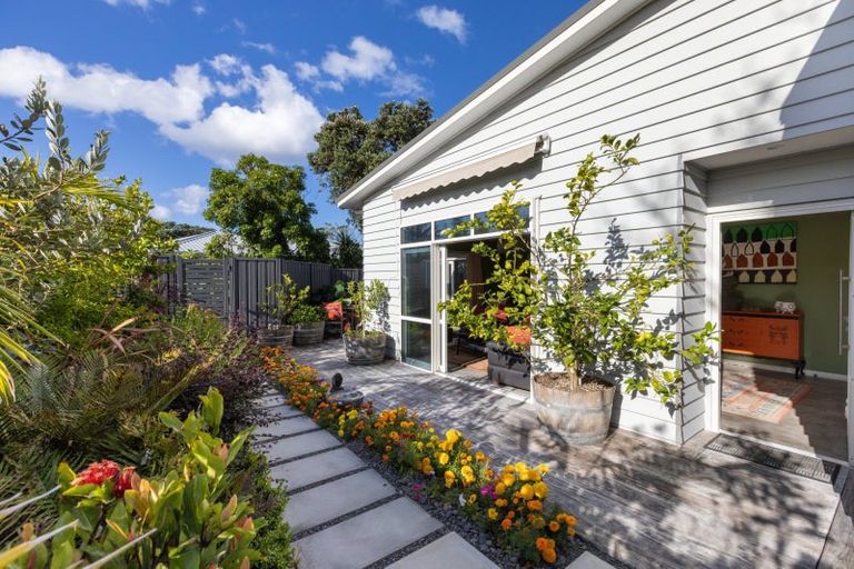Photo of property in 35 Waione Avenue, Athenree, Waihi Beach, 3177