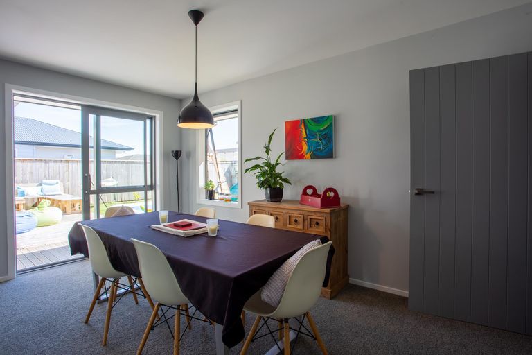 Photo of property in 6 Austin Reid Avenue, Carterton, 5713