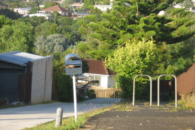 Photo of property in 1/18 Orton Street, Glenfield, Auckland, 0627