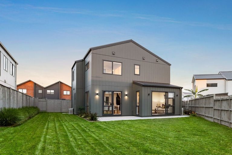 Photo of property in 3 Aquamarine Road, Rosehill, Papakura, 2113