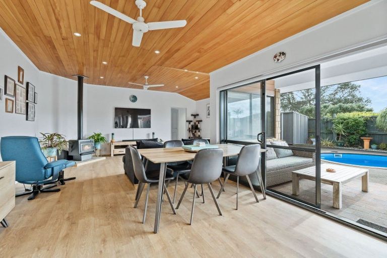 Photo of property in 44 Bermuda Place, One Tree Point, 0118