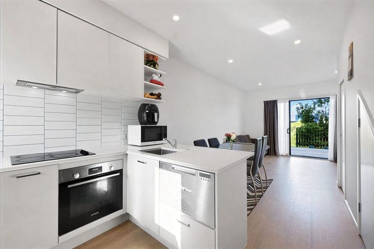 Photo of property in 31 Huntington Drive, Huntington Park, Auckland, 2013