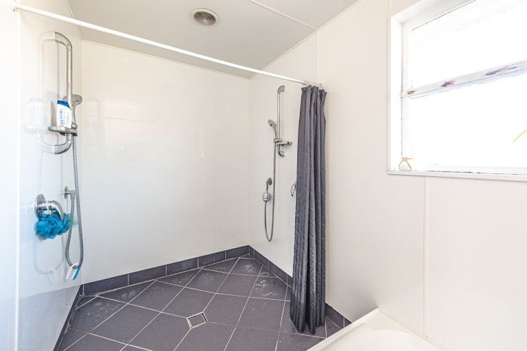 Photo of property in 12 Kowhai Street, Castlecliff, Whanganui, 4501