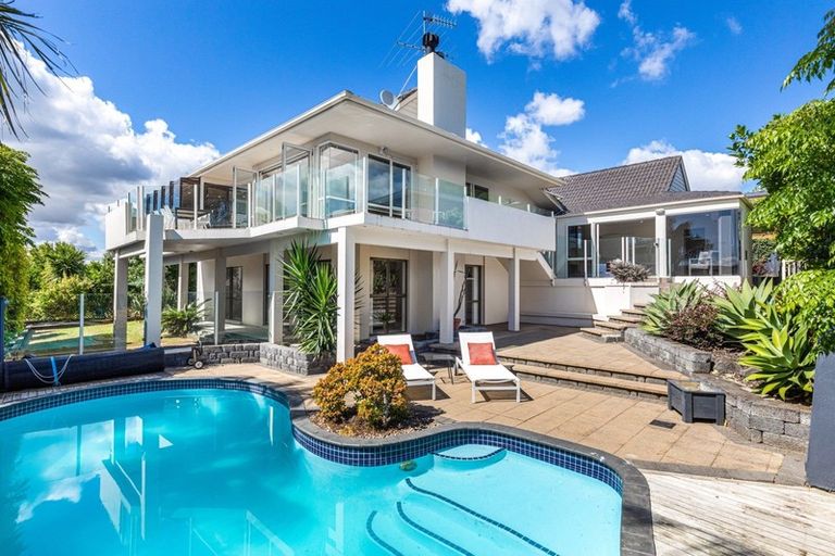 Photo of property in 1b Burford Place, Mellons Bay, Auckland, 2014