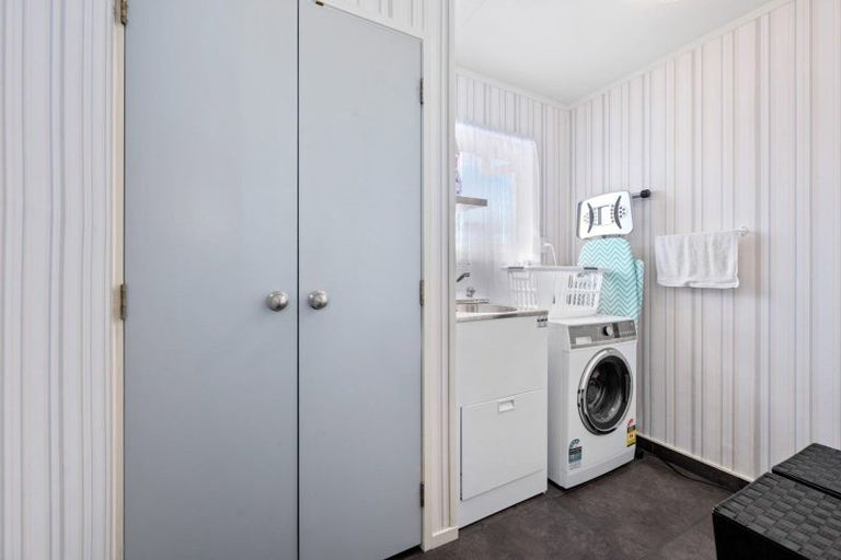 Photo of property in 10 Walnut Place, Owhata, Rotorua, 3010