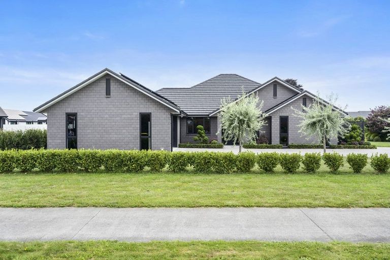 Photo of property in 131 Saint Kilda Road, Cambridge, 3434