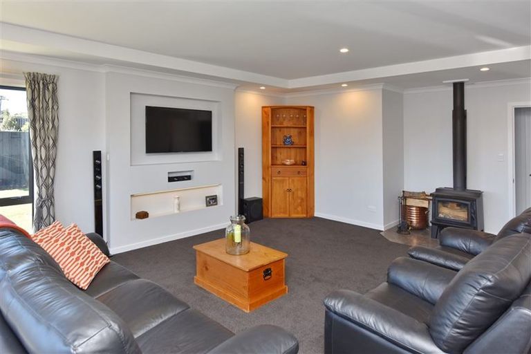 Photo of property in 63 Willowside Place, Amberley, 7410