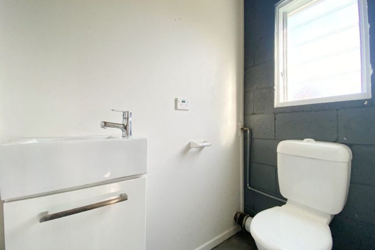 Photo of property in 58 Marlborough Avenue, Glenfield, Auckland, 0629