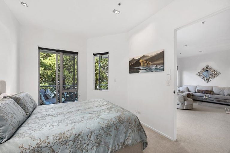 Photo of property in 1/7 The Promenade, Takapuna, Auckland, 0622