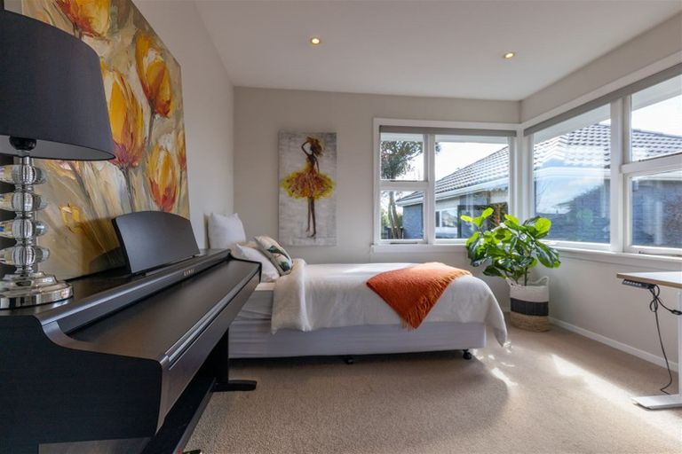 Photo of property in 76 Nortons Road, Avonhead, Christchurch, 8042