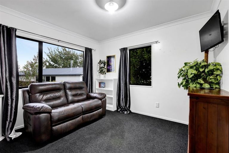 Photo of property in 1b Silvan Place, Bell Block, New Plymouth, 4312