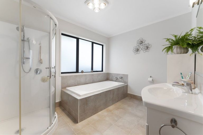 Photo of property in 6 Corbin Court, Ohau, Levin, 5570