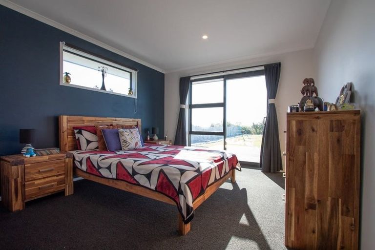 Photo of property in 10 Takutai Terrace, Ruatapu, 7883