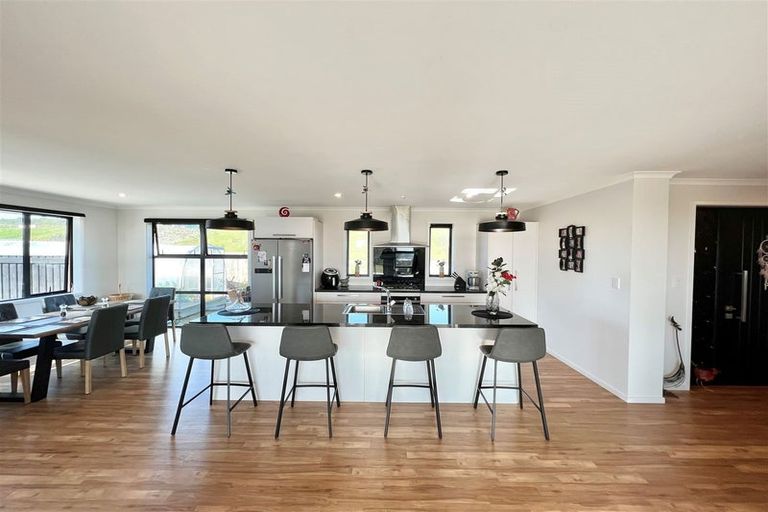 Photo of property in 10 Takutai Terrace, Ruatapu, 7883