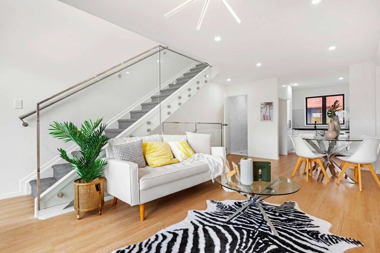 Photo of property in 6/1 Waters Place, New Lynn, Auckland, 0600