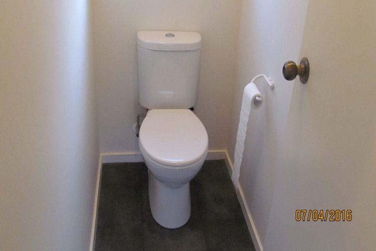 Photo of property in 2/17 Fitzherbert, Alicetown, Lower Hutt, 5010