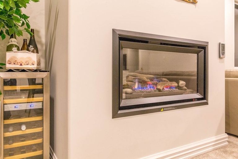 Photo of property in 18 Golden Morning Drive, Albany Heights, Auckland, 0632