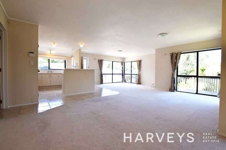 Photo of property in 3 Chardon Place, Henderson, Auckland, 0612