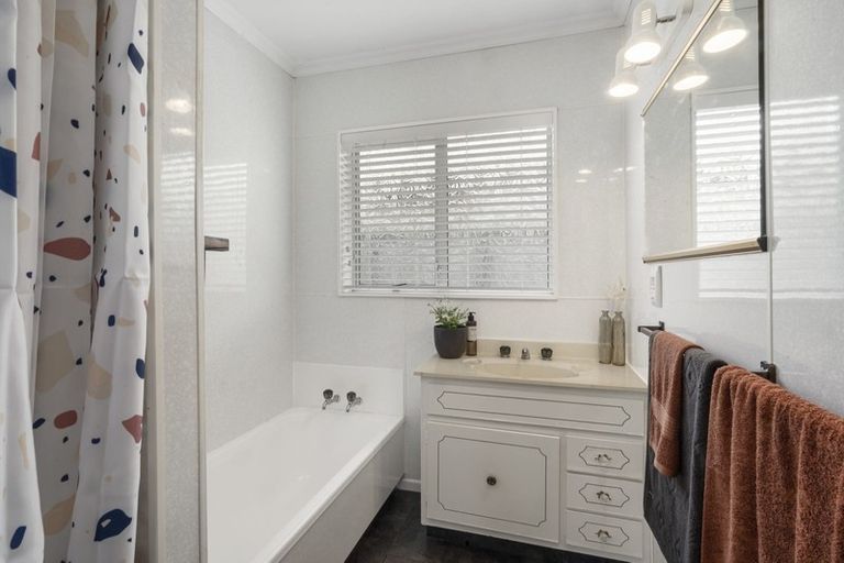 Photo of property in 3/3 Union Street, Merrilands, New Plymouth, 4312