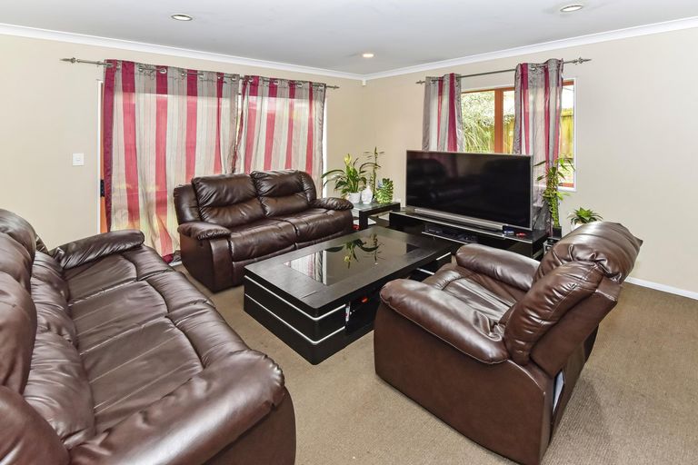 Photo of property in 63c Redoubt Road, Goodwood Heights, Auckland, 2105