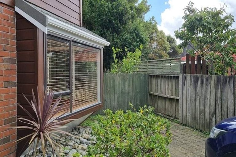 Photo of property in 6 Flinders Place, Johnsonville, Wellington, 6037