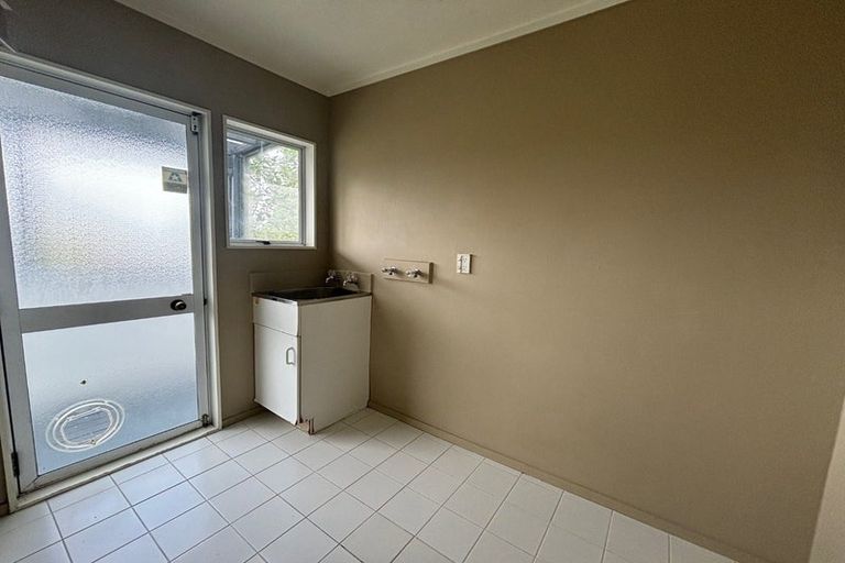 Photo of property in 1 Gosford Drive, Botany Downs, Auckland, 2010