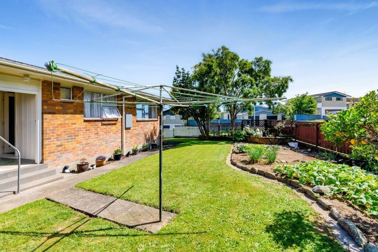 Photo of property in 16 Darwin Crescent, Spotswood, New Plymouth, 4310