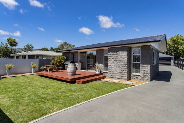 Photo of property in 65 Johns Road, Rangiora, 7400