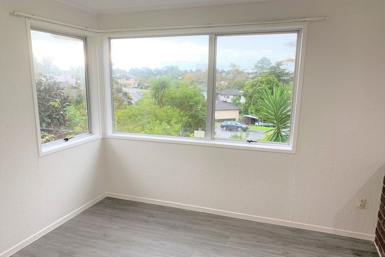 Photo of property in 14 Kilcar Place, Massey, Auckland, 0614