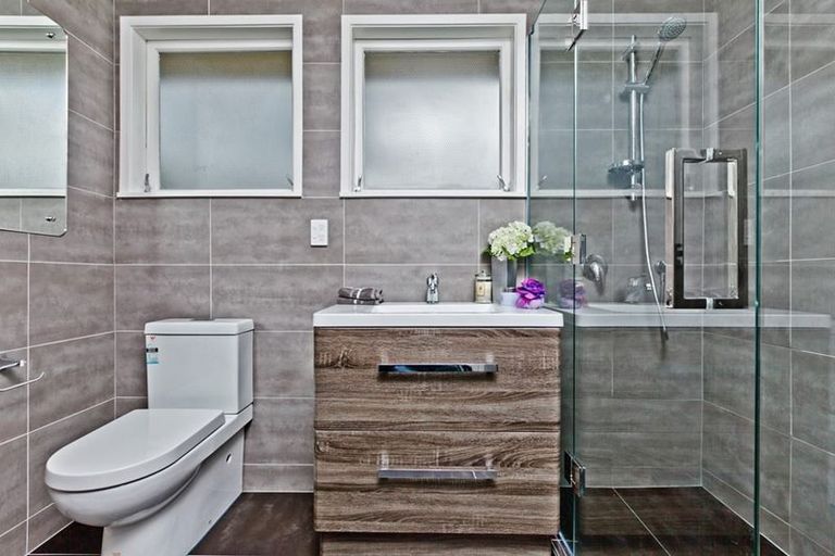 Photo of property in 61 Captain Scott Road, Glen Eden, Auckland, 0602