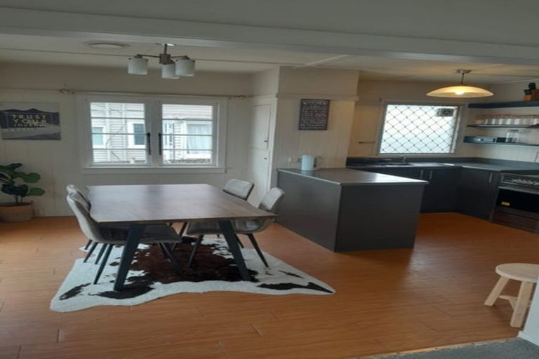 Photo of property in 1/79 Sylvan Avenue, Northcote, Auckland, 0627