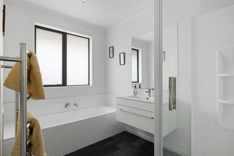 Photo of property in 330 Lakes Boulevard, Pyes Pa, Tauranga, 3112