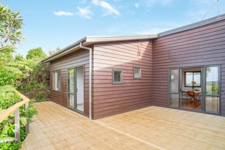 Photo of property in 209 Piha Road, Piha, New Lynn, 0772