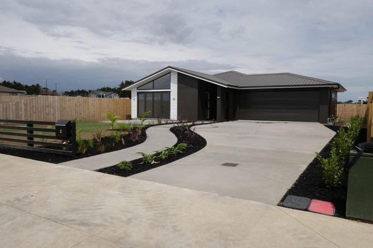 Photo of property in 9 Wheriko Avenue, Glenbrook, 2681