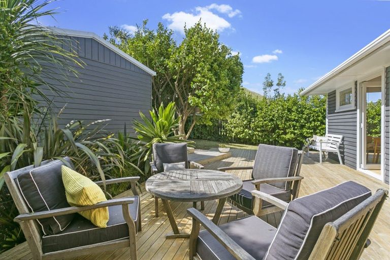 Photo of property in 4 Kapuka Road, Mangere Bridge, Auckland, 2022