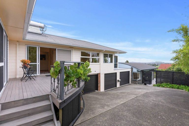 Photo of property in 117 Bradbury Road, Botany Downs, Auckland, 2010