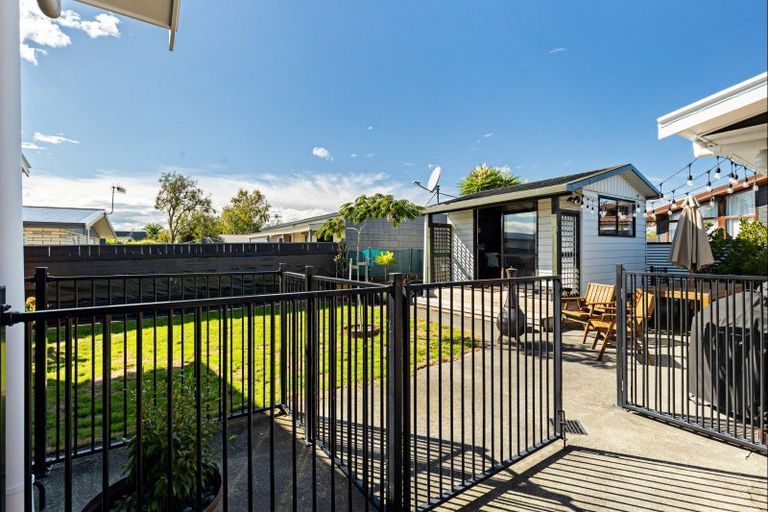 Photo of property in 16 Lockhart Avenue, Milson, Palmerston North, 4414