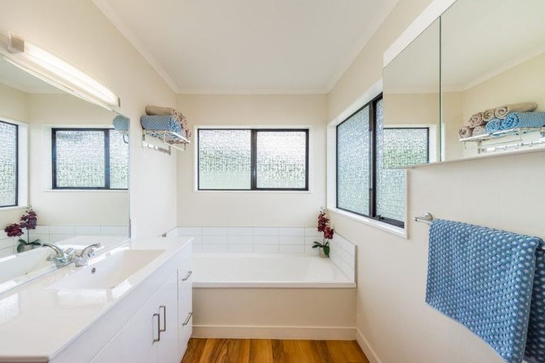 Photo of property in 57 Kapanui Road, Waikanae, 5036