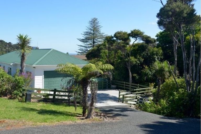 Photo of property in 16 Ranginui Road, Welcome Bay, Tauranga, 3112
