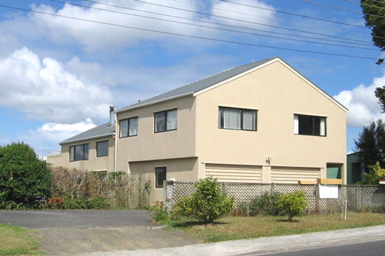 Photo of property in 151 Luckens Road, West Harbour, Auckland, 0618
