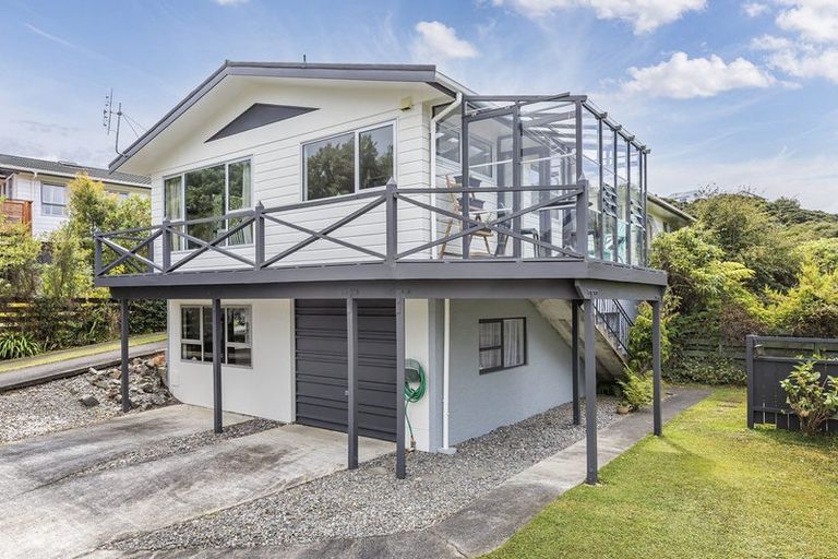 Photo of property in 27a Penryn Drive, Camborne, Porirua, 5026