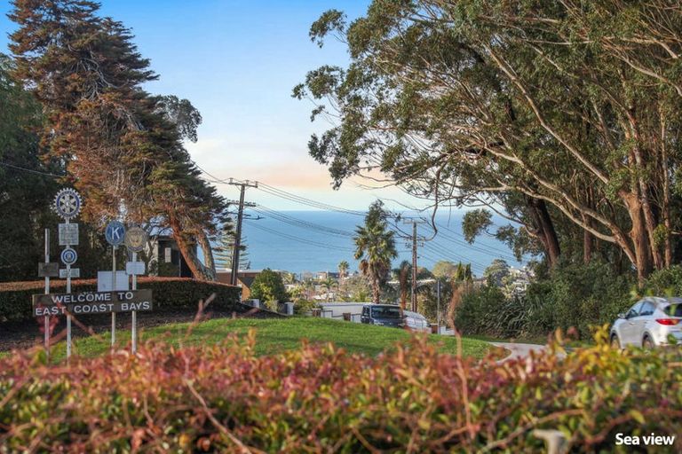 Photo of property in 352 East Coast Road, Sunnynook, Auckland, 0630