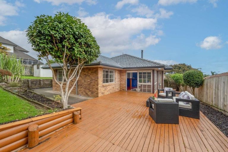 Photo of property in 21 Fieldstone Court, Northpark, Auckland, 2013