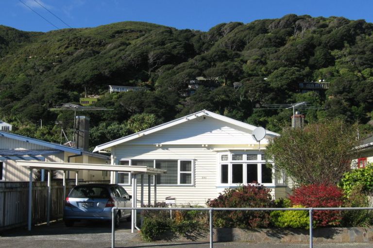 Photo of property in 395 Muritai Road, Eastbourne, Lower Hutt, 5013