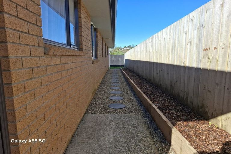 Photo of property in 36 Misty Valley Drive, Henderson, Auckland, 0612