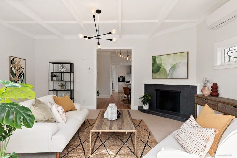 Photo of property in 20 Alberta Street, Point Chevalier, Auckland, 1022