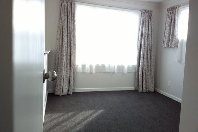 Photo of property in 52 Sheridan Terrace, Johnsonville, Wellington, 6037