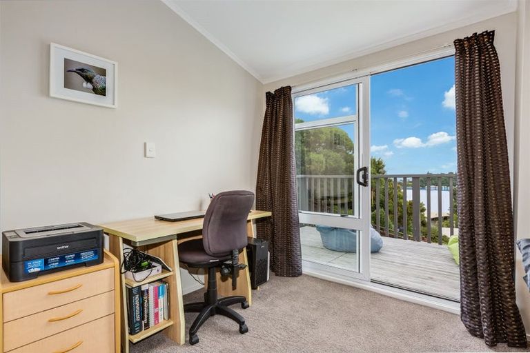 Photo of property in 5 Trevor Terrace, Paremata, Porirua, 5024