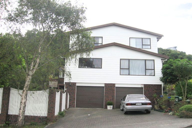 Photo of property in 17 Thatcher Crescent, Crofton Downs, Wellington, 6035